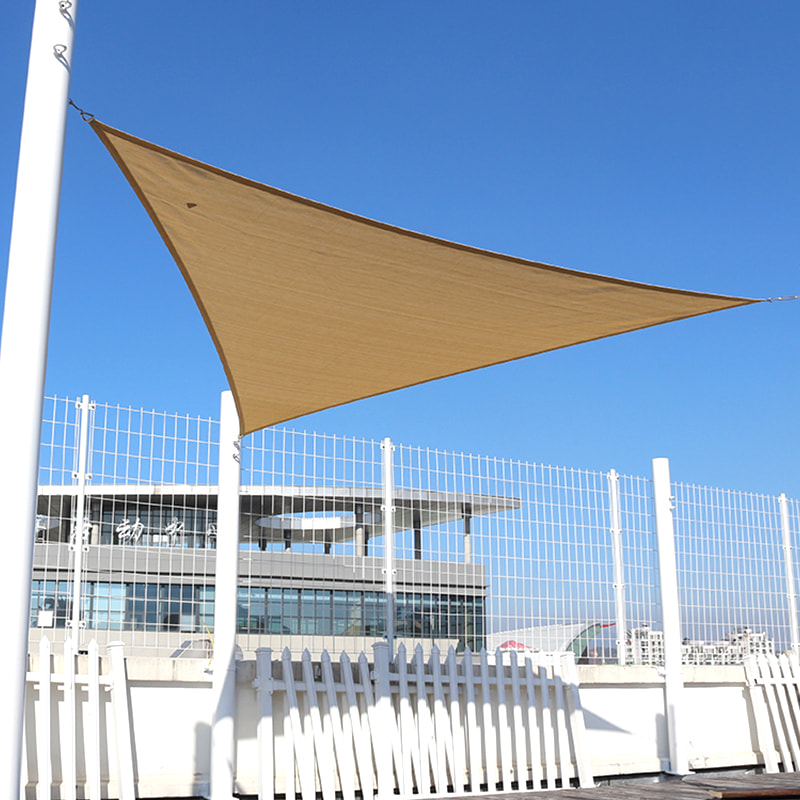 Sun Sail Shade are un design fără scădere și o amprentă mică